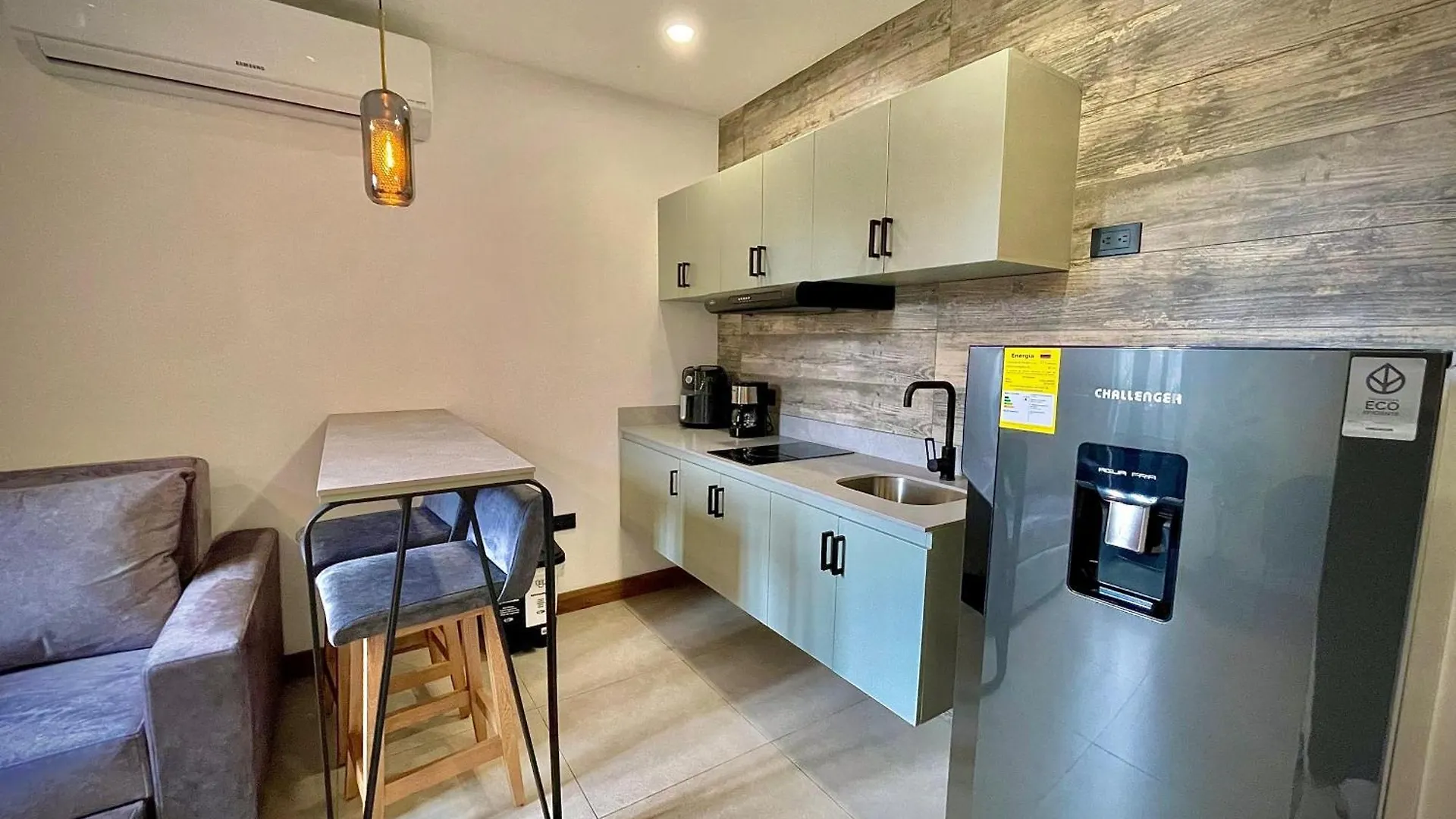 Nomadic Suites Medellin Hotel